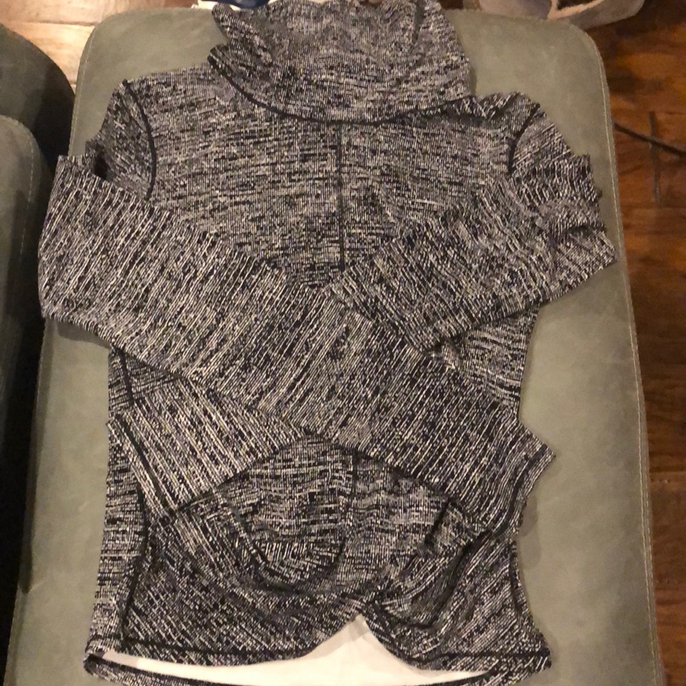 Lululemon top